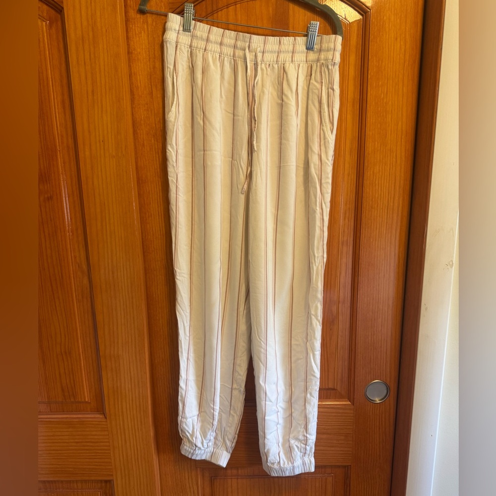 American Eagle Outfitters Cream Sweatpants Elastic Waistband
